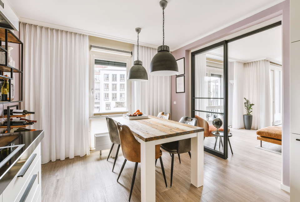 内装工事の作業風景